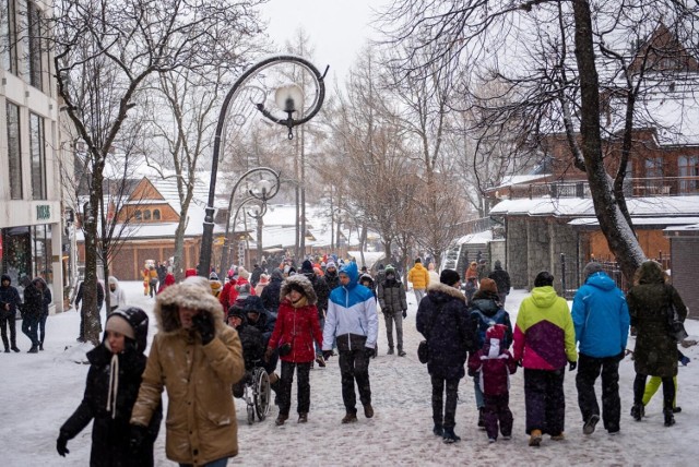 Święta Bożego Narodzenia w Zakopanem cieszą się dużym zainteresowaniem wśród Polaków, którzy chcą spędzić ten czas poza domem