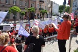Pracownicy chełmskiego MOPR-u wyszli na ulicę. Głośna demonstracja miała swój koniec w gabinecie prezydenta 