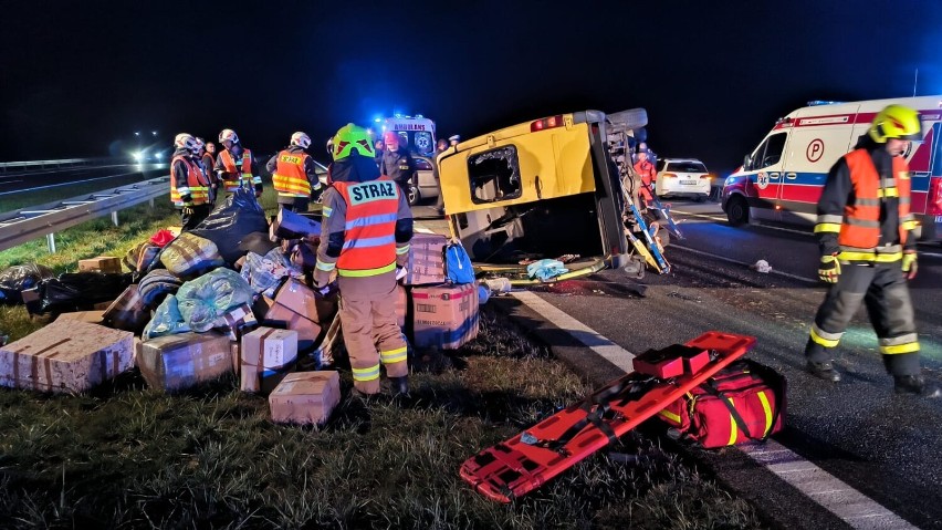 Wypadek z udziałem busa  na autostradzie A4 koło Tarnowa,...