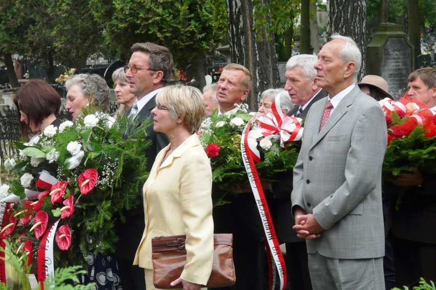 74. rocznica wybuchu II wojny światowej. Złożenie kwiatów na...