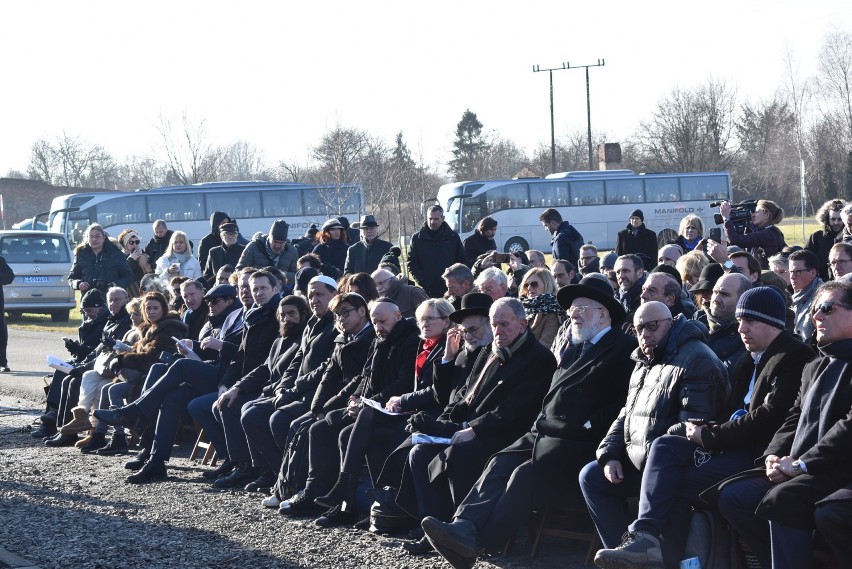 Koncert, który w historycznym wagonie na Judenrampie w...