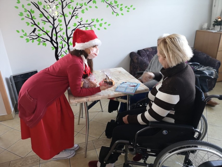 Mikołaj dotarł do Domu Pomocy Społecznej w Wolsztynie