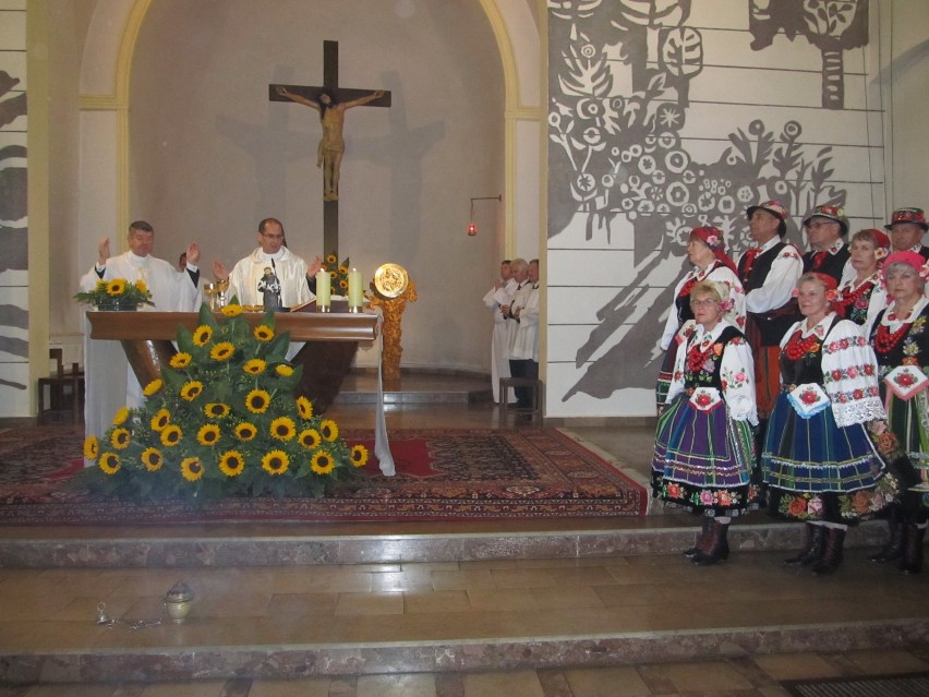 Zespół Ustronie uczestniczył we mszy odpustowej w Izabelinie