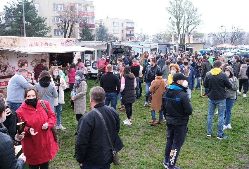 Festiwal Smaków Food Trucków w Legionowie. Wielka plenerowa impreza [ZDJĘCIA]