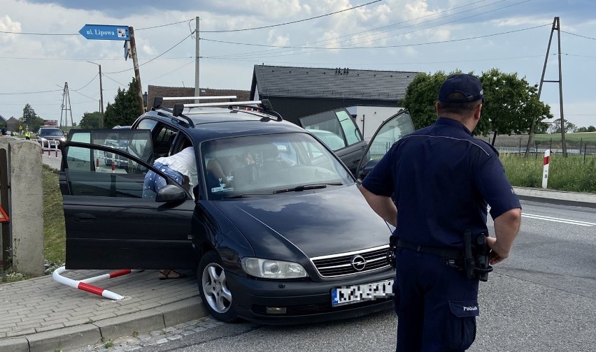 Wypadek samochodu z kolumny prezydenckiej w Folwarku pod Opolem