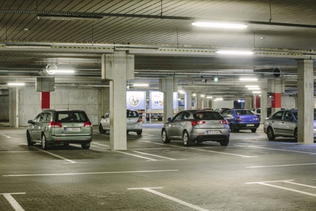 Centrum handlowe Port Łódź postanowiło otworzyć swój parking podziemny w najbliższe noce z czwartku na piątek i z piątku na sobotę tak, by mieszkańcy okolic mogli bezpiecznie zostawić swoje samochody.