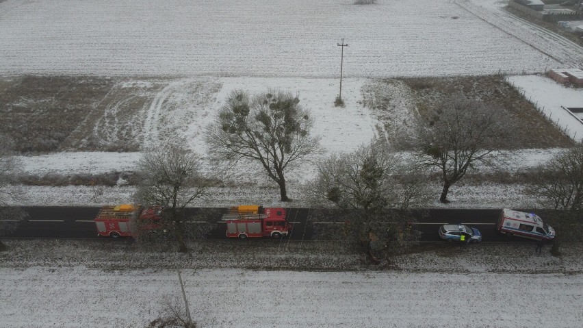 Wypadek na drodze wylotowej z Kobylca, dwie osoby poszkodowane!