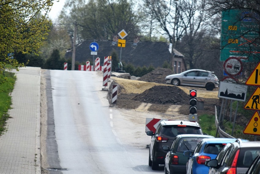 Trwa remont drogi wojewódzkiej 933 pomiędzy Wodzisławiem Śl....