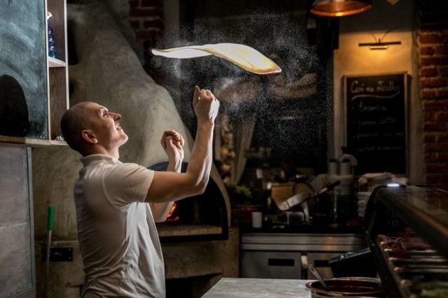 Pizzerii Cyklop (ul. Bożego Ciała 7, ul. Mikołajska 16)

Pysznie i smacznie. W tym lokalu możecie liczyć na jedną z najlepszych pizz w mieście. Pizza podawana jest prosto z pieca. Spragnieni włoskich smaków mogą liczyć również na pyszne makarony i sezonowe zupy.