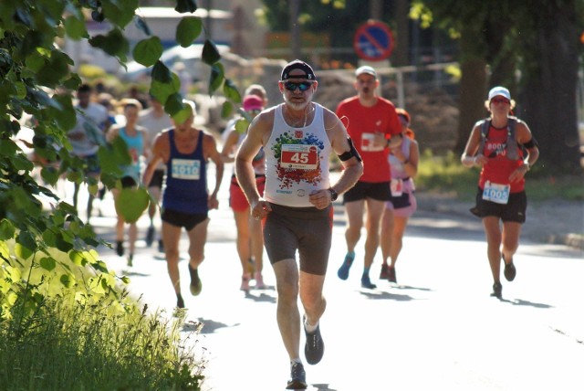 W ramach szóstej edycji Four Colours Run Grand Prix Inowrocławia w sobotę, 26 czerwca odbył się Blue Run (niebieski bieg) na dystansach 10 i 5 kilometrów. Walczyli też zawodnicy nordic walking. W zawodach udział wzięło ponad 200 zawodników