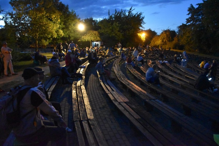 Kino Letnie w Parku Przyjaźni w Kaliszu. ZDJĘCIA