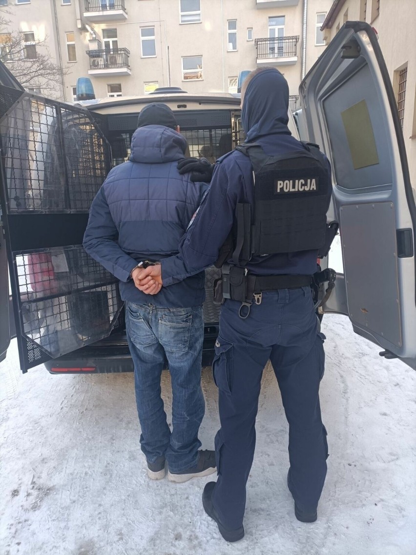 Policjanci z Pruszcza w ciągu ostatniej doby zatrzymali czterech poszukiwanych!