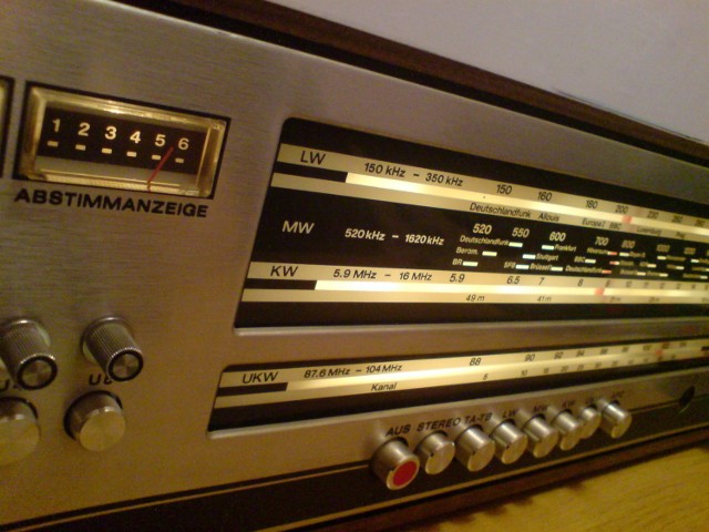 Czy takie radia przejdą do historii?
Telefunken Concertino to niemiecki odbiornik z początku lat 70-tych.