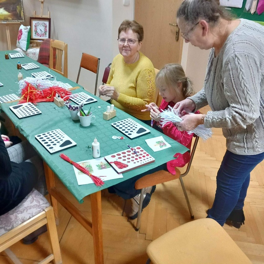 Kartki świąteczne zrobione metodą qullingu na Boże Narodzenie gotowe