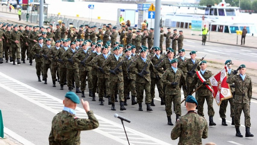 Żołnierze opanowali Wały Chrobrego w Szczecinie