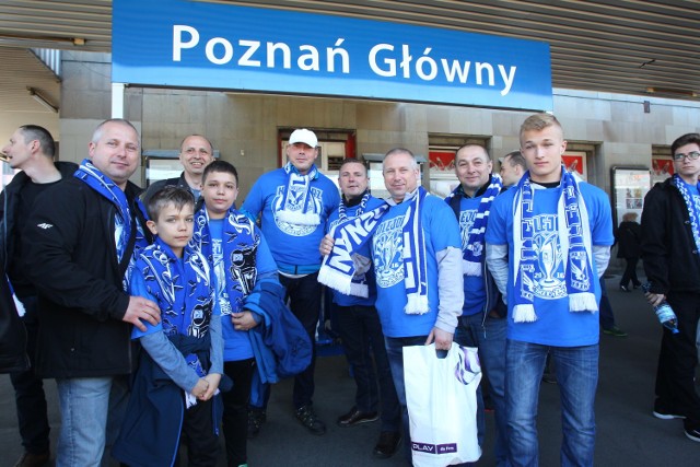 W poniedziałek rano kibice wyruszyli do Warszawy na mecz Lech Poznań - Legia Warszawa o Puchar Polski!