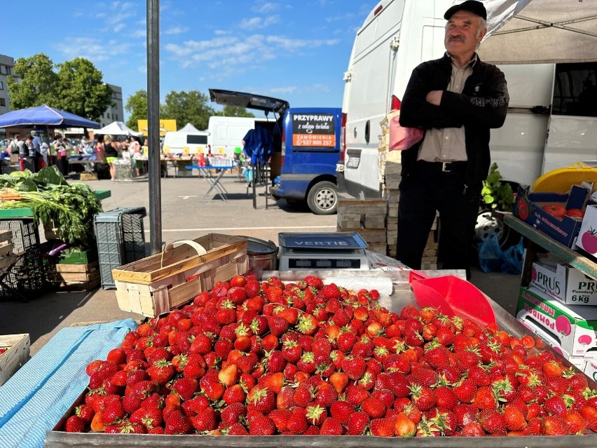 Ile kosztują na targowisku w Piotrkowie? Podajemy ceny z 30...