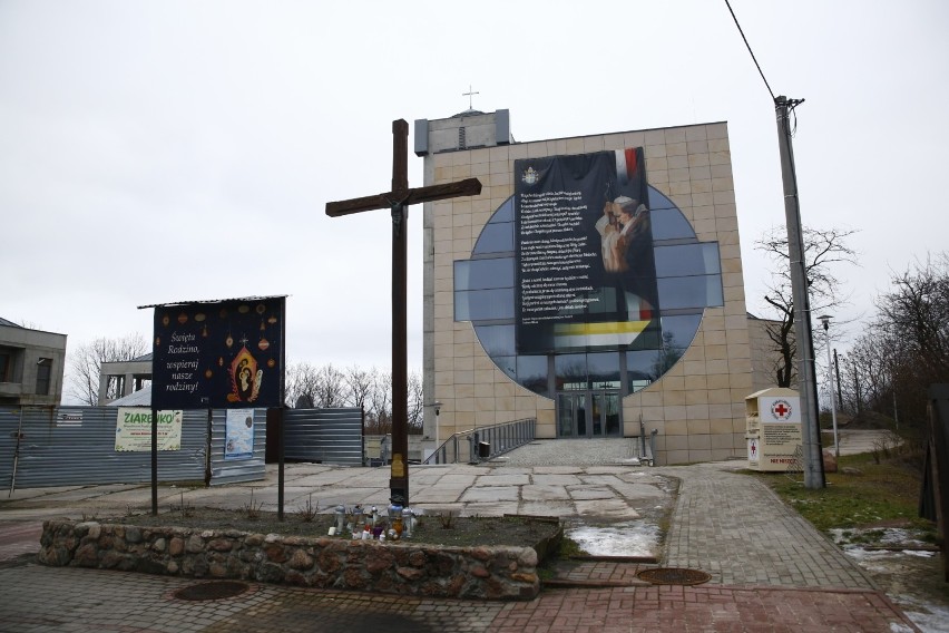 Awantura o papieża. Płachta z wizerunkiem Jana Pawła II to nielegalna reklama? 