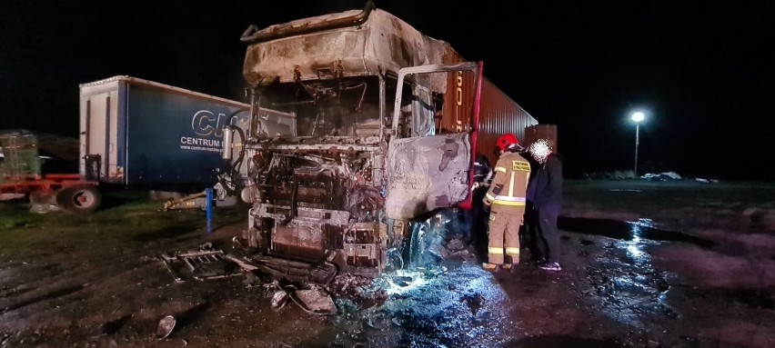 Pożar samochodu ciężarowego w Nowej Wsi (gmina Jeziora...