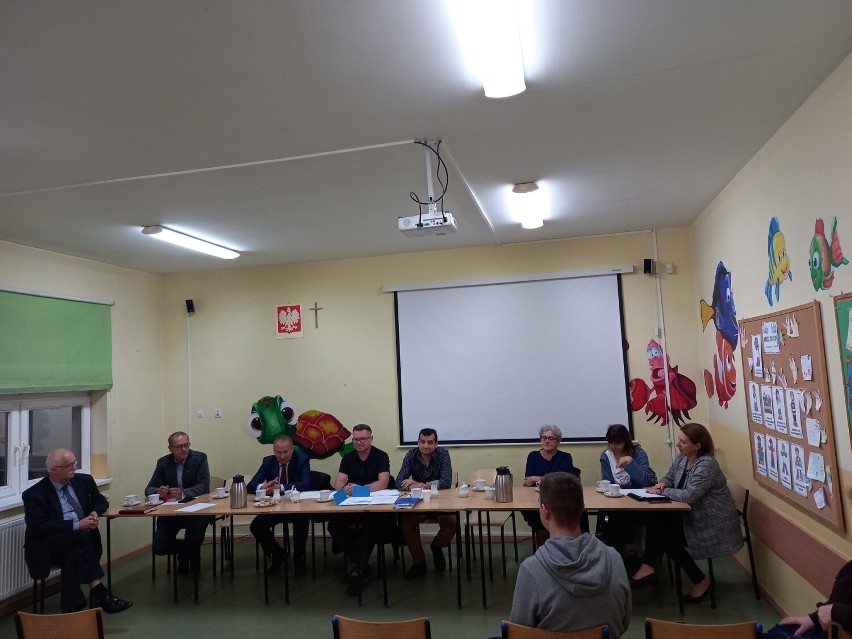 Krotoszyn: Rada Osiedla nr 6 rozdysponowała środki na 2022r. Nie obyło się również od toczonych rozmów z zaproszonymi gośćmi