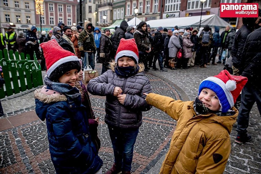 Wigilia w Wałbrzychu. Miejskie spotkanie na Rynku [ZDJĘCIA]