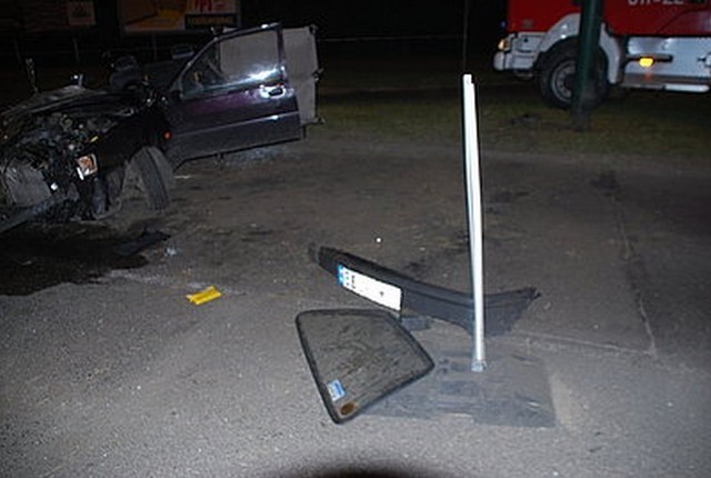Wypadek na 3 Maja w Sosnowcu: Kierowca wjechał w słup.
