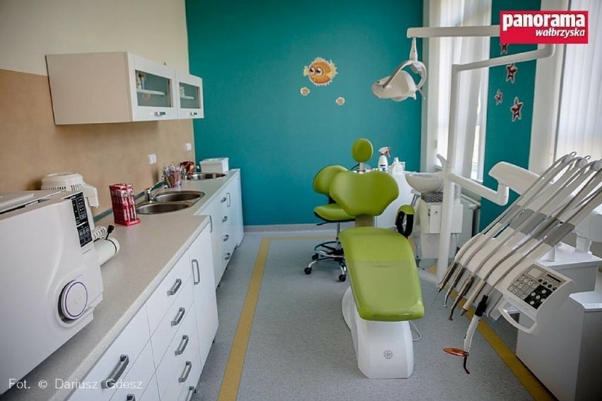 Gabinety stomatologiczne w wałbrzyskich szkołach są...