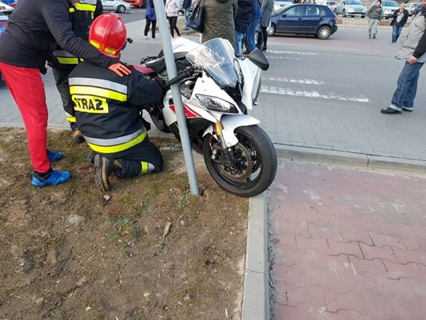 Tragiczny wypadek w Żarkach na ulicy Myszkowskiej. Zginął 48-letni motocyklista [ZDJĘCIA]