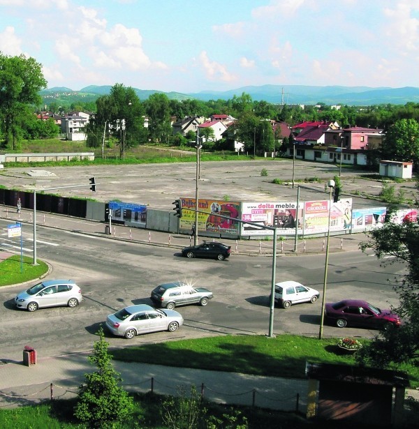 Na tym placu przy skrzyżowaniu ulicy Barskiej i Lwowskiej wyrośnie nowa galeria handlowa