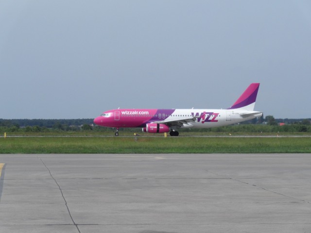Samolot Wizz Air w Pyrzowicach