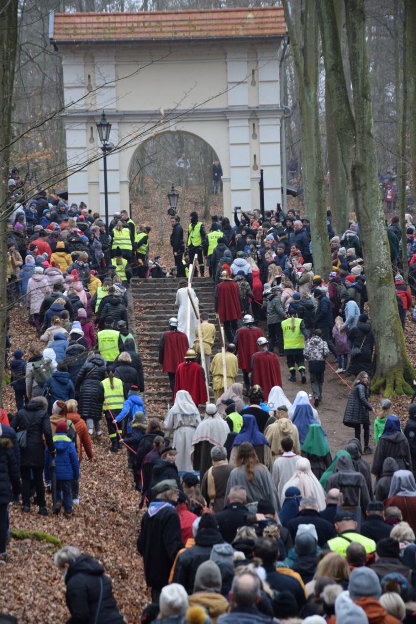 Na Kalwarii Wejherowskiej w Wielki Piątek, 7 kwietnia 2023...