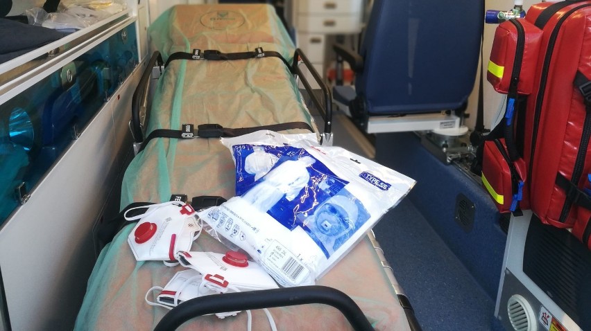 Karetka i wyposażenie ratowników medycznych z Kraśnika