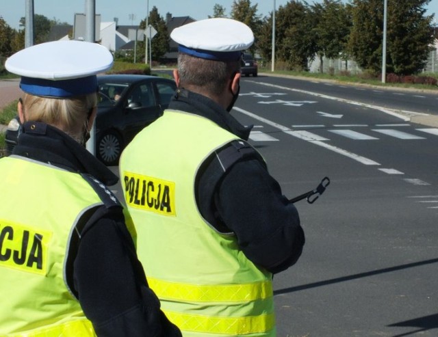 Na drogach powiatu więcej kontroli policji