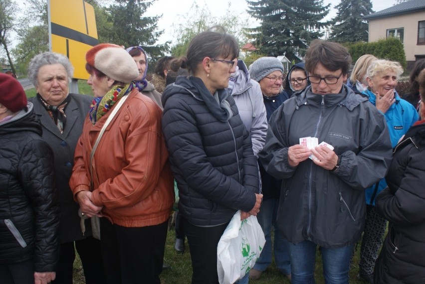 Mieszkańcy gminy Grabica protestują przeciw zamknięciu...