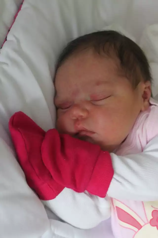 Lena Lisowska, córka Katarzyny i Łukasza, urodziła się 19 listopada. Ważyła 4545 gramów.