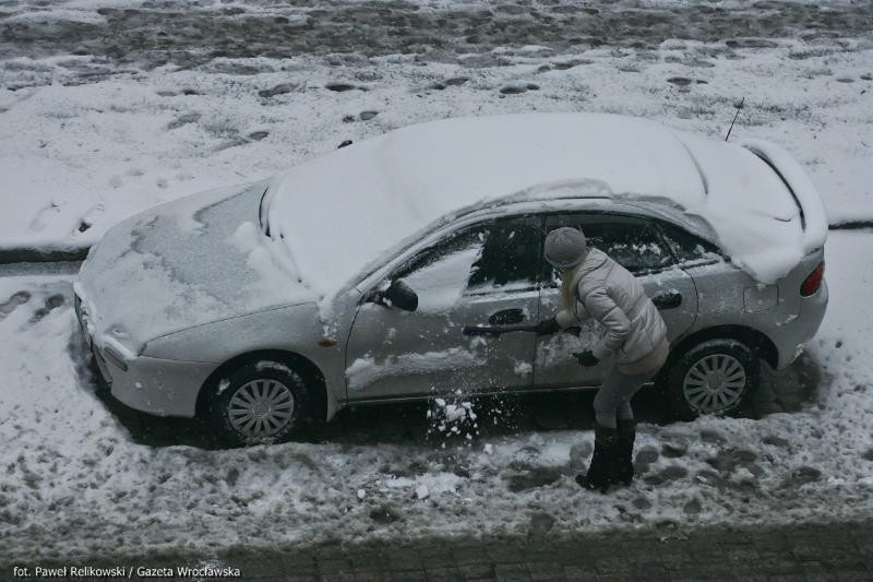 Śnieg i deszcz we Wrocławiu (PROGNOZA, FILM, ZDJĘCIA)