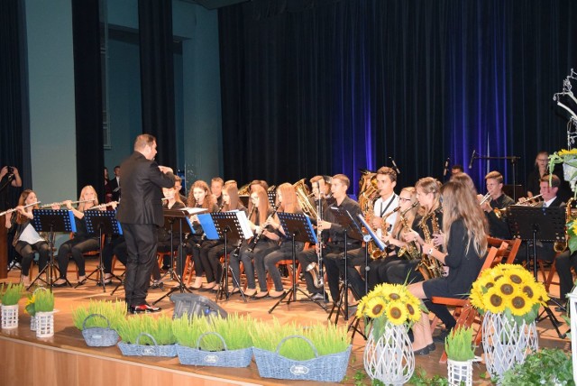10-lecie Samorządowej Szkoły Muzycznej II Stopnia w Skierniewicach obchodzono w piątek 23 września. Uroczysta gala z tej okazji odbyła się w sali widowiskowej Kinoteatru Polonez.