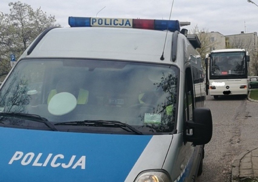 Policja z Włocławka przypomina o kontrolach autokarów przed wyjazdami 
