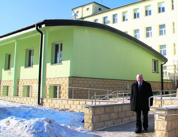 Wicestarosta Kiełbasa otworzył nowy, szpitalny pawilon