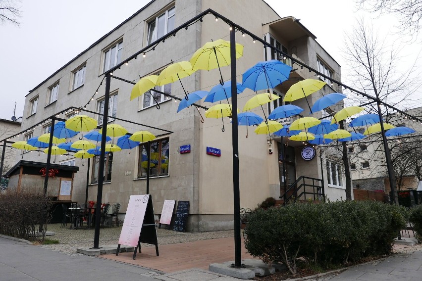 Słynna restauracja na Saskiej Kępie zmieniła wystrój. To gest solidarności z Ukraińcami