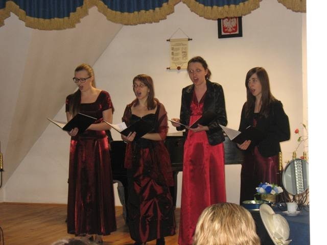 Koncert z okazji Dnia Kobiet w Suwałkach (zdjecia i film)
