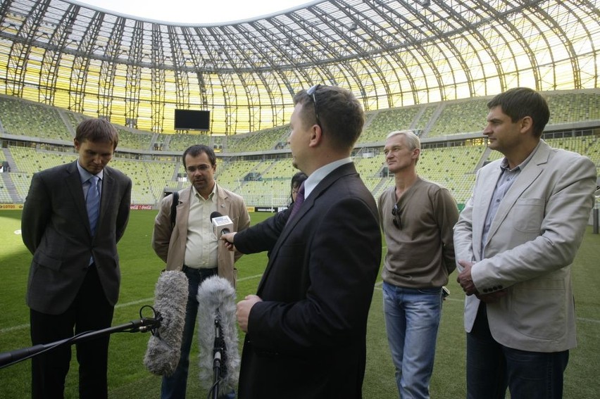 Ukraińcy z miast-gospodarzy Euro 2012 zwiedzili PGE Arenę Gdańsk (ZDJĘCIA)