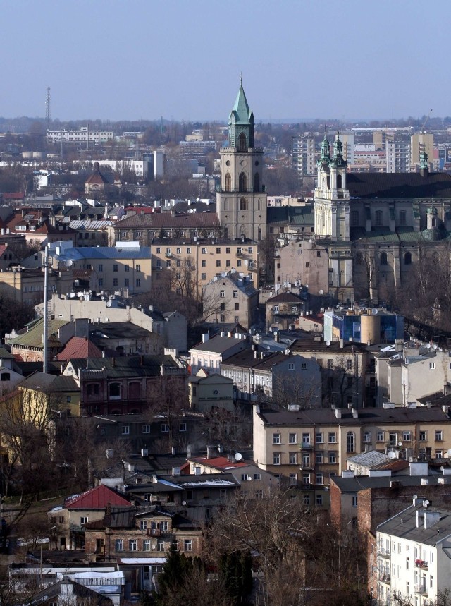 W poniedziałek o godzinie 17 każda osoba, która przyjdzie do ...