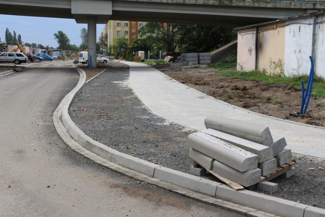 Gruntowna przebudowa ulicy Fredry ma się zakończyć w grudniu.