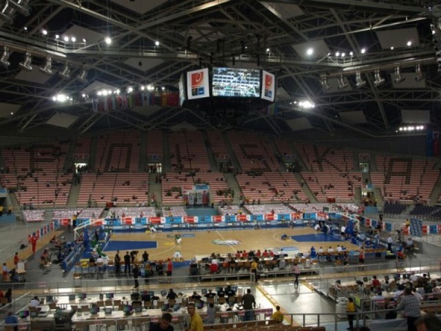 Władze miasta postawiły na swoim. EuroBasket się odbędzie, ale ...