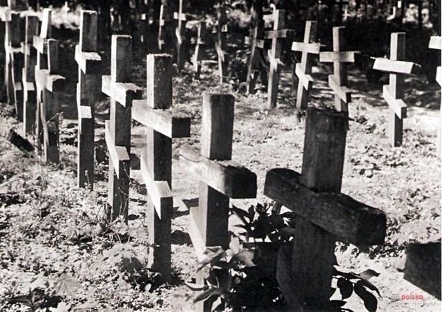 Zobaczcie archiwalne zdjęcia cmentarza w Sandomierzu na kolejnych slajdach>>>