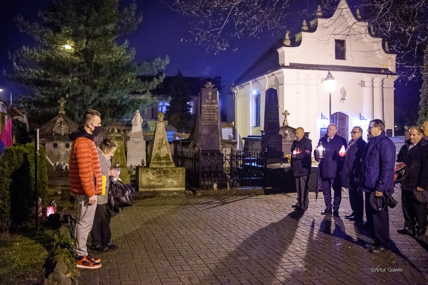 Tarnów pamiętał o obrońcach Lwowa. Uroczystość w 103. rocznicę tych wydarzeń na Starym Cmentarzu [ZDJĘCIA]