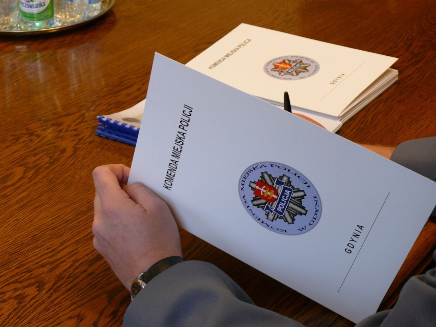 Gdynia: Nowe porozumienie miasta z policją - między innymi o walce z dopalaczami (zdjęcia)
