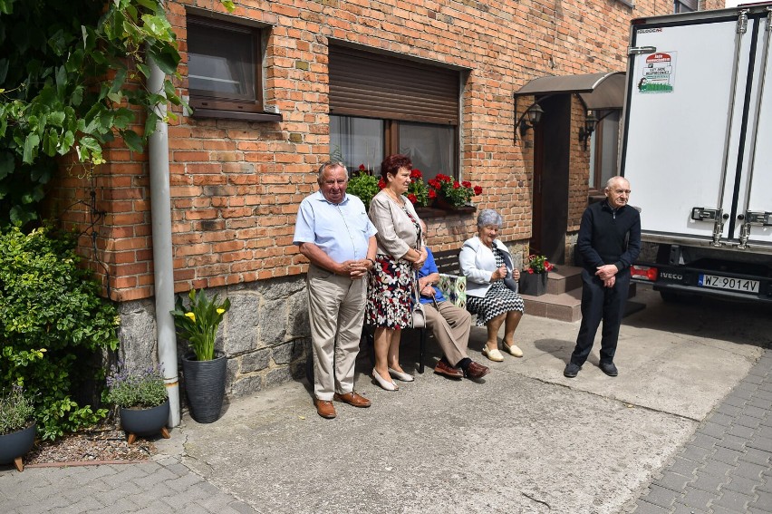 Rolnik spod Pępowa wygrał ciągnik za 200 tysięcy. Kluczyki wręczył mu sam Adam Małysz ZDJĘCIA I FILM