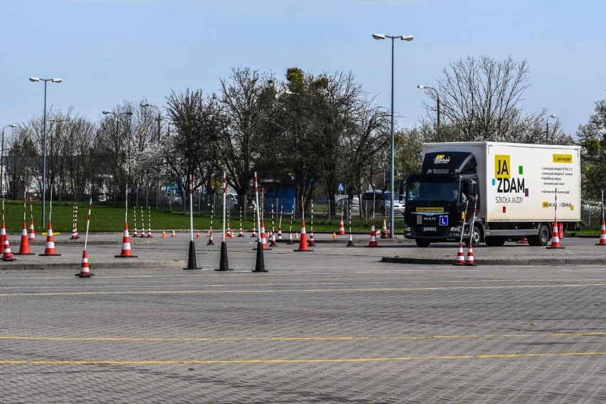 Udostępnianie parkingu na razie jest uzależnione od...